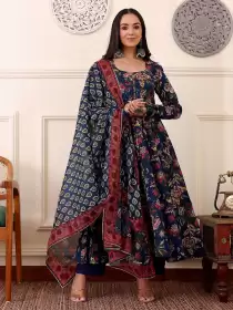 Thread Floral Embroidered Kurta with Pant and Dupatta (Set of 3)